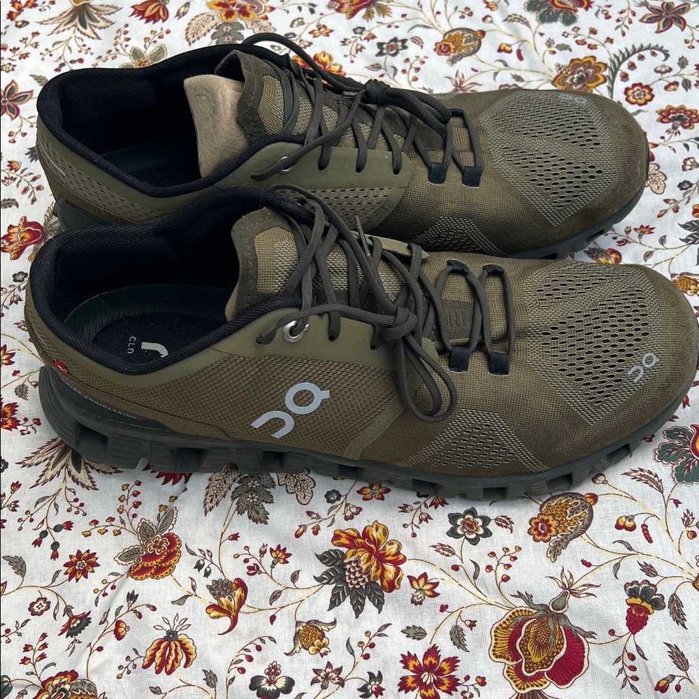 On Running Shoes in Olive Green